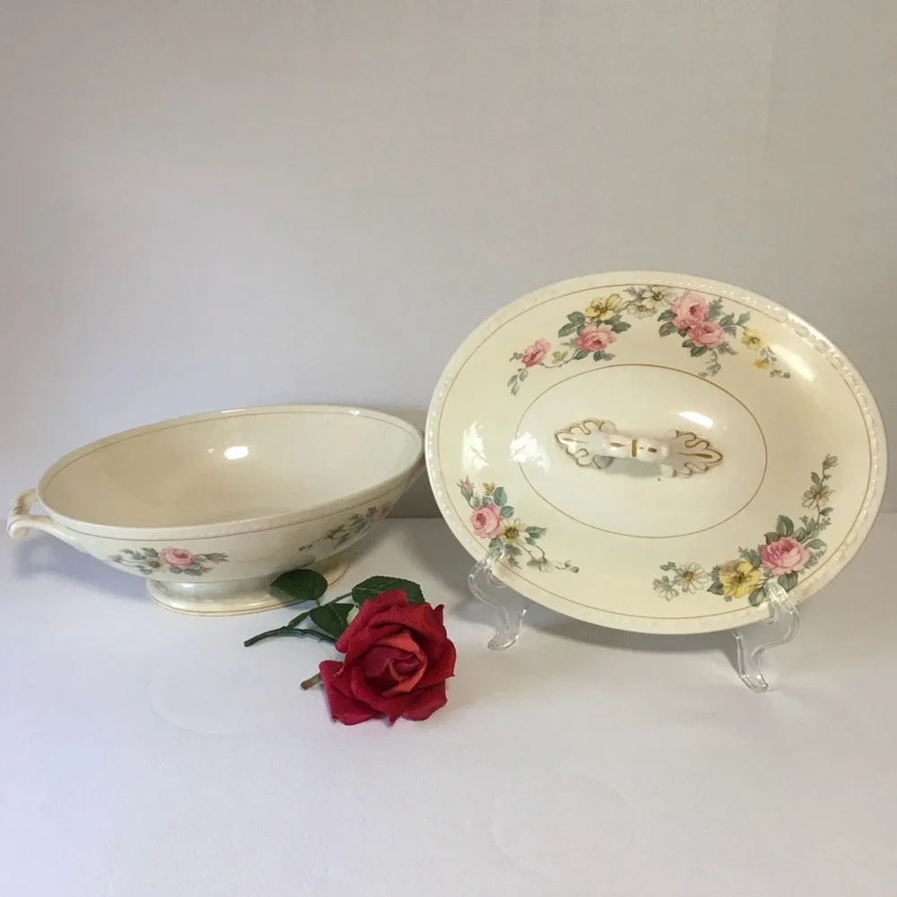 VTG 1944 Homer Laughlin Heather Rose Eggshell Georgian Covered Serving Dish